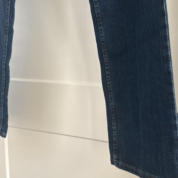 Cabela's Women's Classic Blue Jeans Size 8 - Straight Leg - New with Tags - Picture 8 of 9